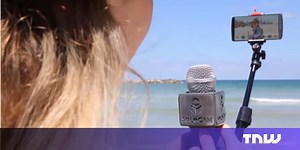 This selfie stick microphone will make reporters look dumb(er)