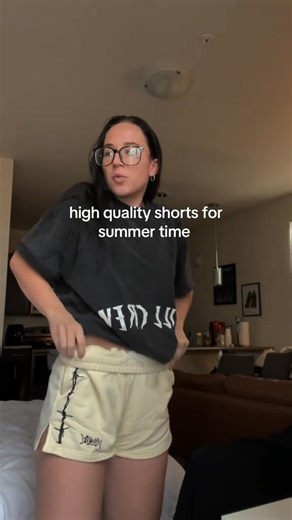 kill crew natural cotton gym shorts feature cotton thats minimally processed these gym shorts are designed to not ride up or down during your workout because we've engineered the leg opening and in-seam for to be truly squat proof / camel toe proof. complete with 2 deep side pockets and a supportive 2-inch waist band. woman's size reference: 5'9, 145lbs 32A (wearing size S mid thigh cut gym shorts) | Kill Crew