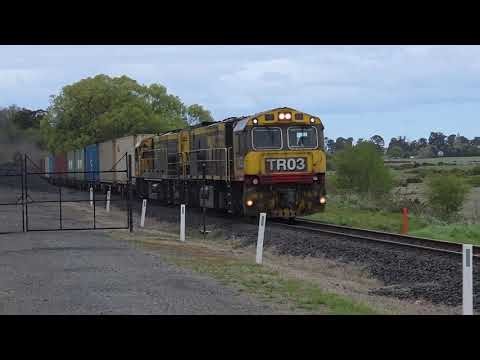TasRail TR03 TR12 #32 train crossing Leighlands Road