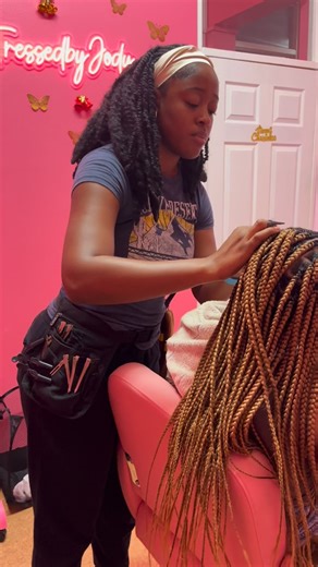 📍Tressed By Jody 🇩🇲 on Instagram: "If you’re booking with a braider, there should be some level of trust in the person you ask to provide the service. Consistent physical check ups are unnecessary especially if your daughter owns a phone AND is given access to the internet. If your service takes 4 hours, it’s only courtesy to give me the 4 hours before asking if I’m done. No braider likes to feel distrusted or rushed during a service. Your daughter is safe. ❤️ #tressedbyjody #caribbeanbraider