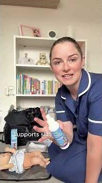 What does a simple and gentle nappy change routine look like?