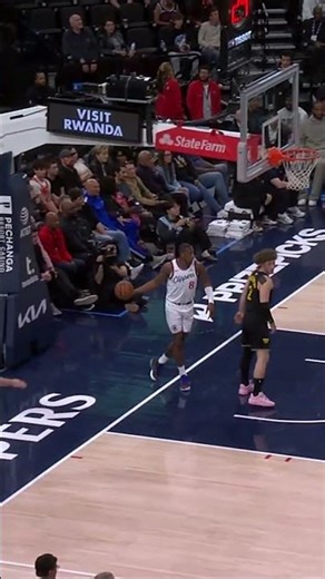 Gui Santos com CORAGEM na infiltração! 💪🇧🇷 #NBA #GuiSantos #shorts