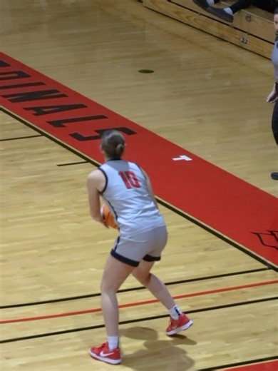 Kenzie Dalton with the no look dish to Elena Marin Dawid😮‍💨🤌 #GoCards #cardinalclips #wheeling #basketball #collegebasketball #womenssports #womensbasketball #womenscollegebasketball #basketballhighlights #assist #divisionii #mountaineastconference#ncaad2