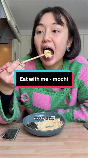 Making Sato no Kiri Mochi Together: A Delicious Snack!