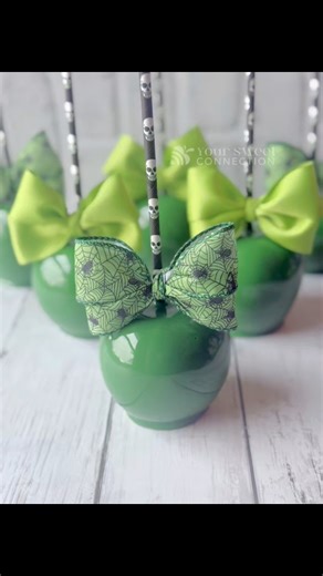 How to Make Perfect Green Candy Apples In this video, I’m showing you how to make my vibrant green candy apples using a larger batch recipe….perfect for events, orders, or simply when you want to make more at once! 💚 Batch Recipe: • 6 cups granulated sugar • 1 ½ cups light corn syrup • 1 ½ cups water Cook your mixture on medium-high heat and add 1 ½ teaspoons of LorAnn Oils flavor of choice at 250°F. Continue cooking until your mixture reaches 300°F (hard crack stage), then remove it from the h