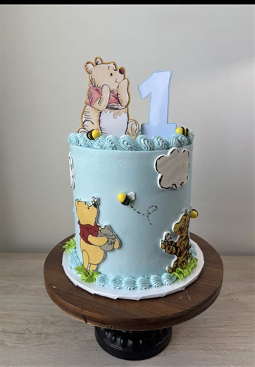 This cute little Winnie Cake was an absolute joy to make. And I loved how it turned out 🩵 #PrettyDopeCakes #memphisbaker #CakeArtist #FYP #Cakesoftiktok