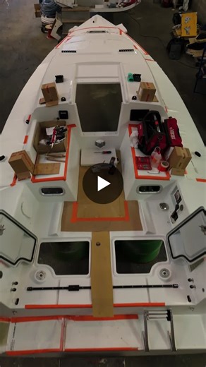 #mareehautedjango #django770plus #django770 #constructionnavale #boatbuilding #chantiernaval #voilier #sailinglife #passionmer #madeinfrance #boatlife #shipyardlife | Marée Haute Groupe