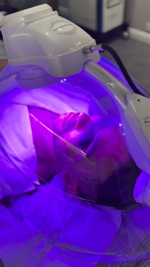 A breath of pure oxygen to reset, replenish and restore your skin. The Oxygen Dome infuses the skin with hyper-oxygenated air and active serums to boost clarity, brightness and cellular renewal. For skin that feels light, clear and deeply alive. | ocoreaestheticsclinic