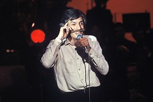 Jean Ferrat : chansons, carrière, mort… Biographie du chanteur