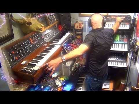 Berlin School influenced Synth Jam (Minimoog, Behringer Odyssey, Alesis SR-15, Moog Grandmother )