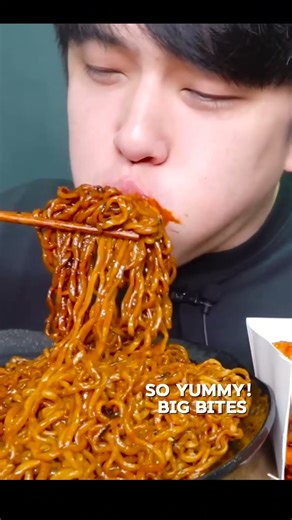 ASMR MUKBANG BIG BITES 😮🔥🍜#mukbang