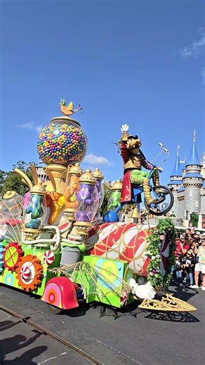 美国佛罗里达州奥兰多华特迪士尼世界度假区内的“魔法王国”是全球6座迪士尼城堡公园中，居年访客量最高之一