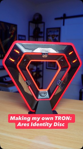 Nick🇨🇦 on Instagram: "Part 1 and part 2 of the tutorial are now available on my youtube channel, link in bio🥏 #tron #tronlegacy #tronares #tronuprising #cosplay #diy #3dprinting #pcbway"