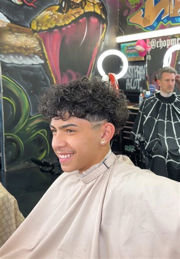 ARIZONA BARBER🌇💈 •Cutbyjuju Shop location: Trndsetters union hills 18583 N 59th Ave, • •INSTAGRAM (Cutbyjuju) AND CLICK THE LINK •IN BIO TO BOOK • #fyp #barber #arizonabarber #cutbyjuju #azbarber