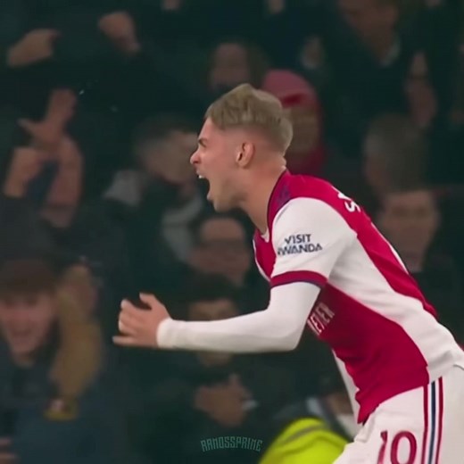 Masterful Dribbling Skills by Emile Smith Rowe | ESR Highlights