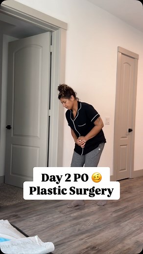 Riss ✨ VSG tips on Instagram: "Day 2 post op skin removal recap 若 send help & pain meds ‍ Always speak with a board certified plastic surgeon before having any of these procedures. Be safe out there ya’ll  #vsgjourney #plasticsurgery #mommymakeover #tummytuck #postoprecovery #skinremovalsurgery #skinremoval #gastricsleevetransformation"