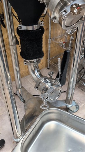 9.2K views · 49 reactions | Dernière étape pour la Dolcita du programme #motlertesteur le dump du houblon... enfin le premier parce que demain j'en aurait encore à virer. Dimanche brewday avec une upgrade jamais vue sur le brewzilla...  | Bnb Brewers | Facebook