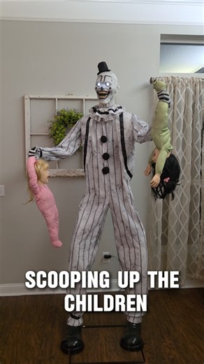 Clowning Around Animatronic - Spirit Halloween (Demo) #animatronics #halloween #spirithalloween