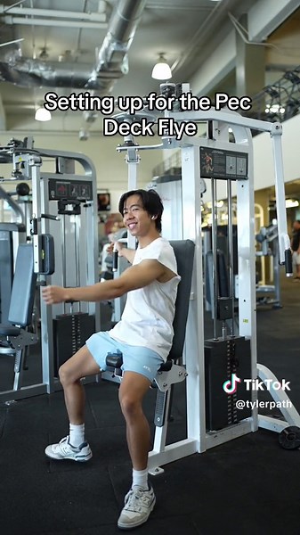 Maximizing Chest Growth: Safe and Efficient Pec Deck Flye Setup