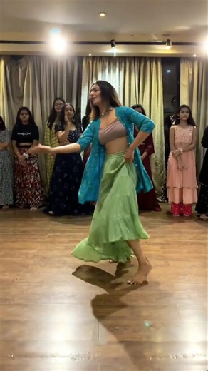 DANCE OF TALENT on Instagram: "Raatan Lambiyan 💙💚 Dance by @divyas_choreography . Choreography @divyas_choreography . Song : Raatan Lambiyan 🎶💕 #raatanlambiyan . . . . . . . . . . . . . . . . . . . #dancelove #dancelover #dancelovers #dancers #danceoftalent #indiandance #weddingdress #indiandancer#lovedance#reelsindia#urbandance#indianmemes#lehengacholi #kurti #kurtilover #kurticollection #sareefashion #lehenga #lehengalove"