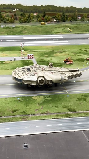 EPIC Millenium Falcon Model Flying, Landing and Taking Off Again in RL🔥🤯 #starwars #modelbuilding