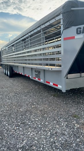 Another gloomy morning here at Rockin H4 but we’ve got plenty of trailers in stock and ready to roll. 💪 #weusewhatwesell 👉🏼 Galyean, Ranch King, Delta, Hillsboro, Used trailers • • 📱 254-722-2213 💻 www.rockinh4.com 📍 7610 Golinda Dr. Chilton, TX 76632 | Rockin' H4 Enterprises, LLC