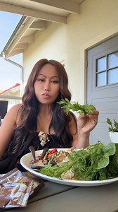 ผัดออริกาโน่ (ไม่มีใบกระเพา ก็เลยใช้ใบออริกาโน่แทน) อร่อยมาก #ยายณีหนูนาสวีเดน | หนูนาสวีเดน แฟนเฟจ