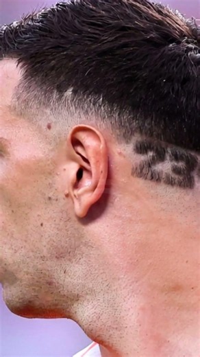Dibu Martinez's new haircut 😂 #dibumartinez #argentina #soccer #worldcup