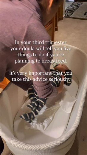 If your first baby is due in 2026 and you’re planning to breastfeed here’s what’s important to know: 1. Nipple confusion isn’t as black and white as the internet makes it out to be (pacifiers aren’t the enemy). Understand when to use them and not use them in the first two weeks. 2. Not taking a breastfeeding class because your sister breastfed can backfire because every baby is so different. (take one). 3. It’s possible to learn what a “good latch” looks like before your baby is born. Take time