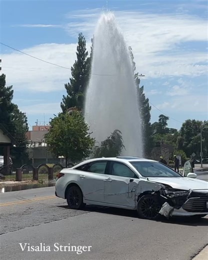 21K views · 183 reactions | 2:00 pm Vehicle crashed into a hydrant in a traffic collision on Main and Elm. Main is closed in both directions at Central and at Mooney Blvd. Use an alternate route. | Visalia Stringer | Facebook