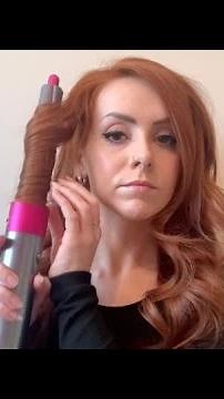 How to use your 30mm Airwrap™ barrells to create a curly blow dry
