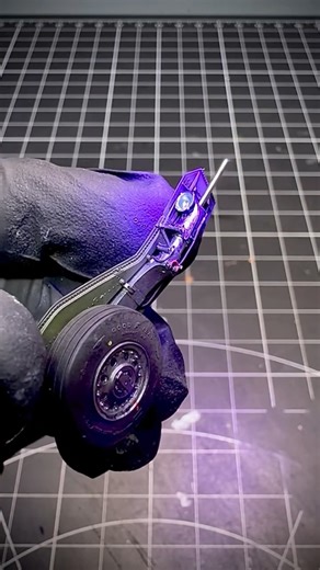 Green KreationZ on Instagram: "More work on the @reskit_official F-105D 1/48 landing gear. #scalemodels #plasticmodels #modelaircraft #F105 #reskit"