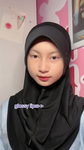 Lip Gloss Tutorial: Achieving Glossy Lips Effortlessly