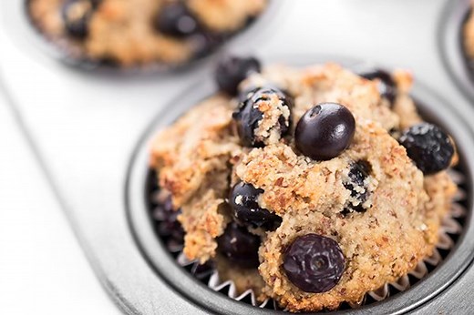 Here's how I make one of my most popular recipes – almond flour blueberry muffins! Light, nutty and moist – these gluten-free blueberry muffins taste amazing and are high in protein and low carb. Perfect for morning breakfast! Get the full recipe: https://thelemonbowl.com/almond-flour-berry-muffins/ | The Lemon Bowl