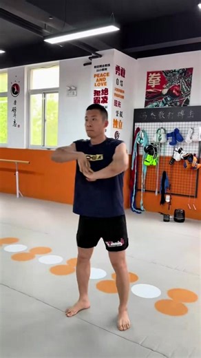 Unstoppable! Sanda King! [Sanda workout] Feng Jie - Multiple times Wushu Sanda National, National Games, Asian Championships and Asian Games, World Sanda King, World of Sanda, SPL- Sanda Pro Fights Champion. Weight: 70 kg. (65 kg). Height: 174 cm. retired, National Level athlete. Coach / Founder: Feng Jie Sanda Fighting Training Center, Shandong. | Wushu Sanda - 武术散打