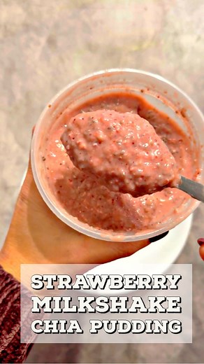 Strawberry Milkshake Chia Pudding I am TEAM CHIA 🙌🏻 What’s better than a fruity healthy breakfast pudding! So easy to make and really delicious and satisfying. I love this method of purring my fruit first and then adding the chia seeds - versus just topping a plain pudding with all the fruit and stuff. Gives it way more flavor and texture. Recipe: 1 bag @pardesfarms frozen strawberries, defrosted and drained of liquid 1 banana 2 tbsp. Oats 3 tbsp honey (more if you like sweeter) 1/2 cup milk (