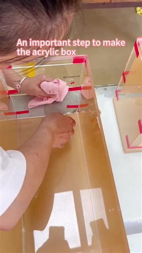 An important step to make the acrylic box#acrylicbox #acrylicproducts #acrylic #custom #mjacrylicsheetfactory