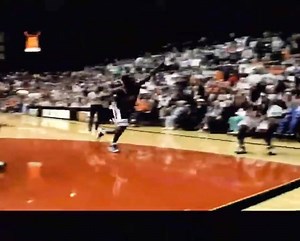 DINO! Deaundra Tanner drills a triple at the buzzer for one of the biggest upsets in Oregon State history. March 2, 2000 Beavers 70, No. 3 Arizona 69 #GoBeavs | Oregon State Men's Basketball