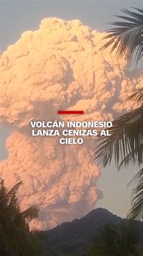 El volcán indonesio Lewotobi Laki Laki entró en erupción este 17 de junio, arrojando cenizas al cielo de la isla de Flores. La agencia nacional de vulcanología elevó la alerta máxima del país y decenas de vuelos hacia y desde #Bali se vieron interrumpidos o cancelados. | CNN en Español