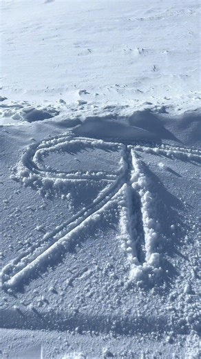 ✨ Misschien wel de beste skincare hack voor je skivakantie: SPF 50. Ook als het sneeuwt. ☀️ Hoogte en sneeuw zorgen voor meer UV dan je denkt. 🧴 Beschermen is geen seizoen - het is een gewoonte. 🤍 De code vind je in beeld. ⛷️ Ga jij binnenkort op wintersport? #RevitalTrax #wintersport #SPF50 #winterzon #skincareroutine