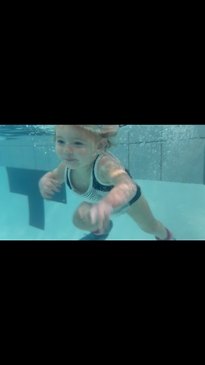 Just my mermaids doing there thing 🧜🏻‍♀️🧜🏻‍♀️ | Aquababy