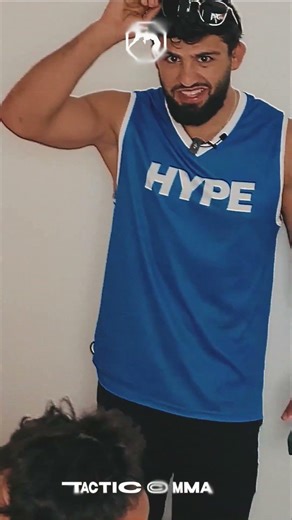 Arman Tsarukyan wakes up Zalimkhan Yusupov for training in the first season of #HypeReality