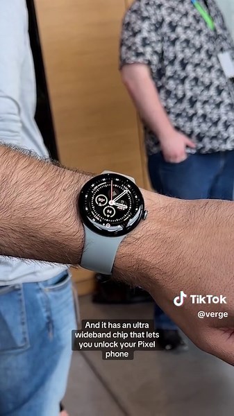 We got a first look at the Pixel Watch 3 which now comes in two sizes; 41mm and 45mm. Watches also have brighter screens and smaller bezels compared to last year and are outfitted with a new set software updates. #pixelwatch3 #pixelwatch #pixel #smartwatch #techtok