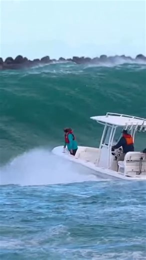 Some people say this is Haulover Inlets real footage 😂 #boating #rough #inlet #miami #waves | Ben Chancey