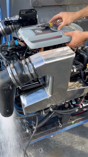 M Fontana Náutica ⚓️ on Instagram: "Mercruiser V8 5.7 L"