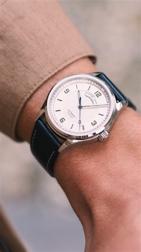 We have seen a massive increase in interesting small Japanese brands in recent years. Great examples are Kurono Tokyo, Hajime Asaoka, Kikuchi Nakagawa, and Minase. One of the newest microbrands is Kiwame Tokyo that presented its inaugural Kurotsuki and Usuki models not too long ago. The watches stood out because of their beautiful dials. For its follow-up release, Kiwame Tokyo unveils The Iwao Ginkai and Sumi. The two watches are the brand’s take on the classic field watch. It’s a refined take o