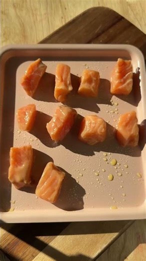 30 Minute Salmon Peanut Veggie Bowl #weeknightdinners