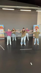 De eerste dansinstructie staat er bijna op! 🎉 Vet Lekker! #eindmusical #afscheidsmusical #groep8 #musical #basisschool #VetLekker | Spotlight Musical Productions