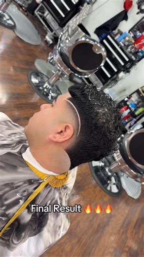 𝗖𝗛𝗜𝗖𝗔𝗚𝗢 𝗟𝗜𝗖𝗘𝗡𝗦𝗘𝗗 𝗕𝗔𝗥𝗕𝗘𝗥💈 on Instagram: "Step by step burst fade tutorial💈 —————————————————————————————— 📍Chicago, Illinois | Click The Link In My Bio To Book Your Next Appointment #lalofadez #chicagobarber #barberlifechicago #chicagohaircut #illinoisbarber #midwestbarber #chicagogrooming #chicagohairstylist #barbershopconnectchicago #barberlovechicago #freshcutchicago #chicagofade #barbershopchicago #chicagohair #chicagobarbershop #barberlife #barbershop #menshair #hairc