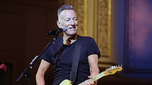 "Eddie Denounces Trump's Policies & Backs Springsteen & Rockin" Pearl Jam@Pittsburgh 5/18/25